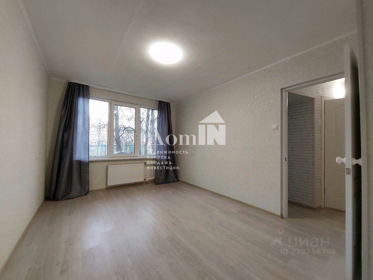 Продажа 2-комн квартиры на вторичном рынке Альпийский переулок, 17
