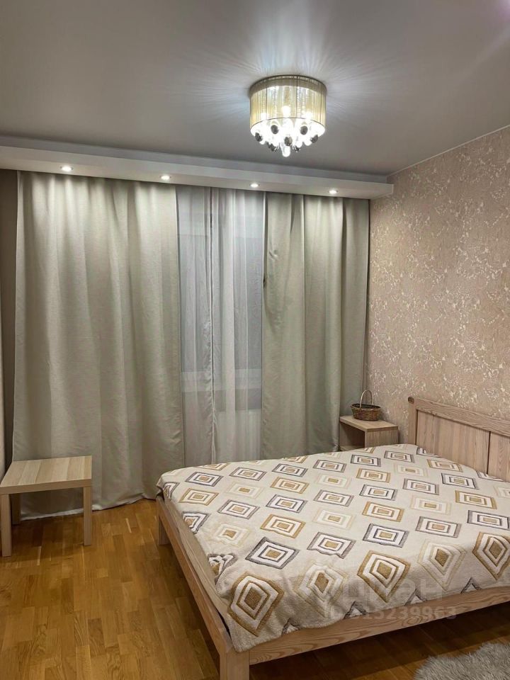 Аренда 2-комн квартиры на вторичном рынке Парашютная улица, 58