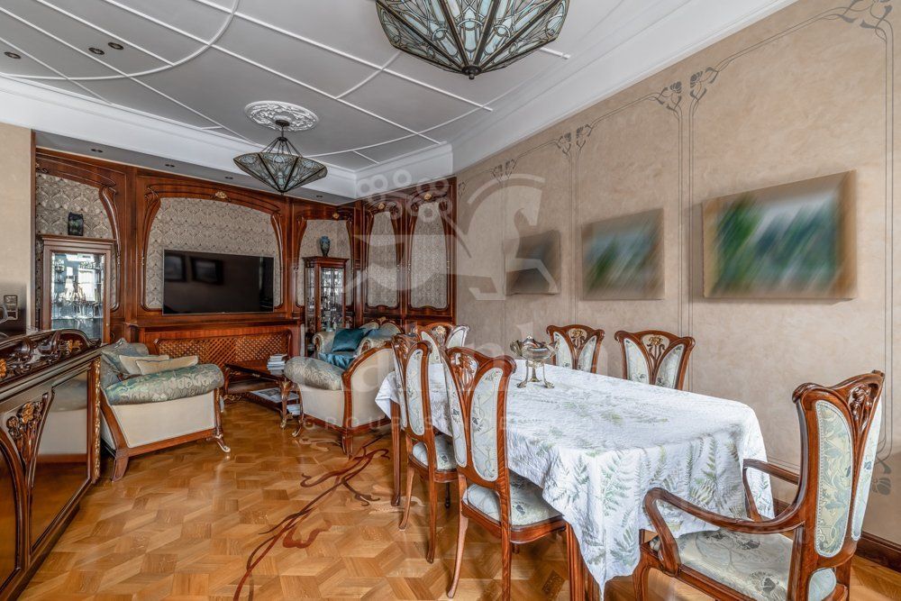 Продажа 4-комн квартиры на вторичном рынке Большой Овчинниковский переулок, 22С1