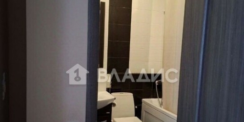 3-комн квартира ул Адмирала Лазарева,  д. 63