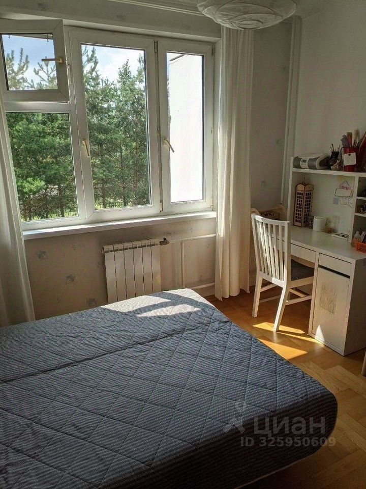 Продажа 4-комн квартиры на вторичном рынке Таллинская улица, 32К3