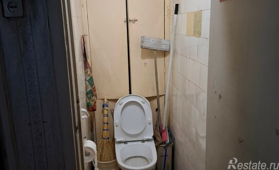 Продажа 2-комн квартиры на вторичном рынке Институтский проспект,  д. 9