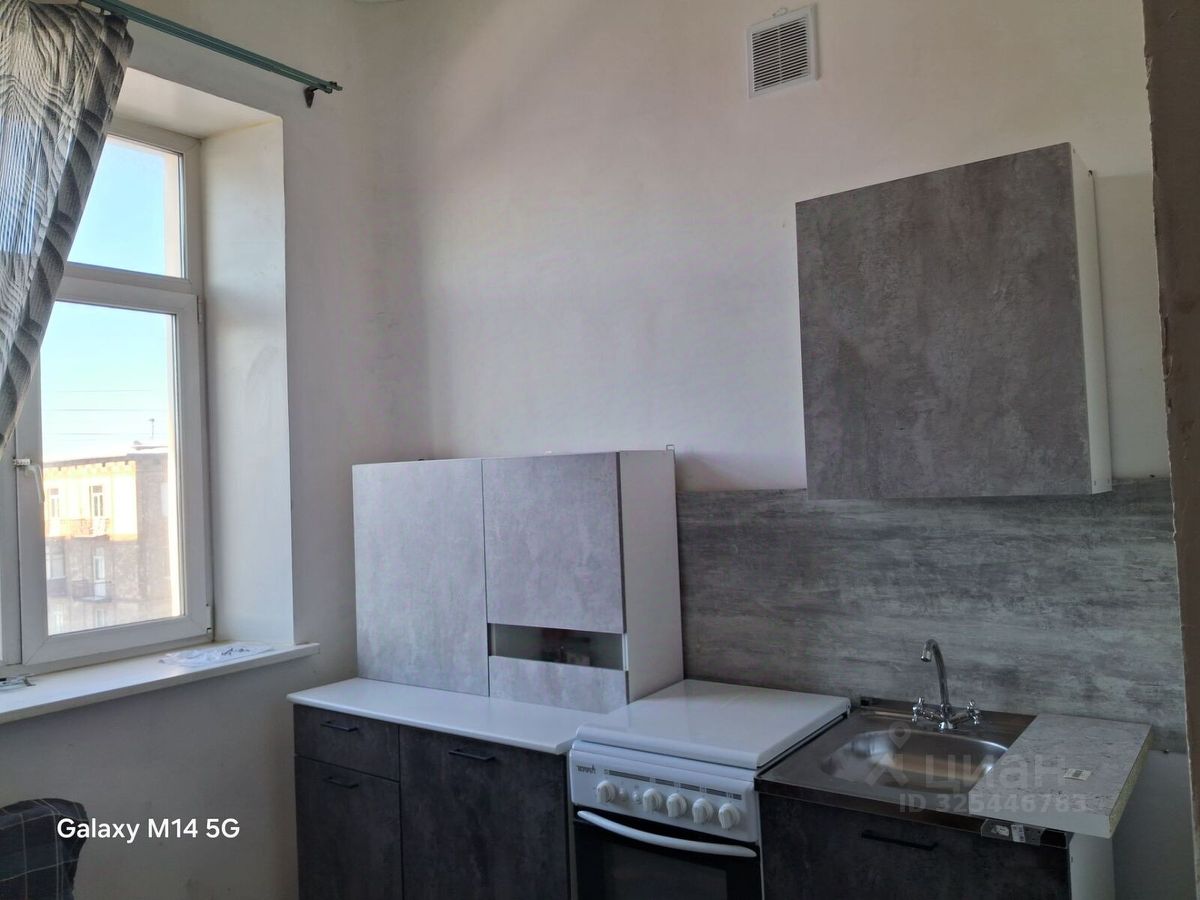 Продажа 3-комн квартиры на вторичном рынке улица Седова, 80