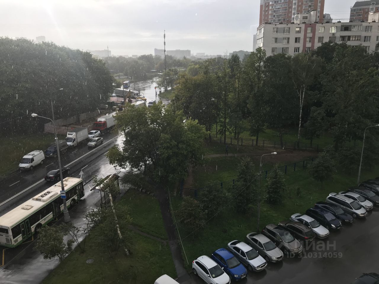 Продажа 1-комн квартиры на вторичном рынке Беловежская улица, 81