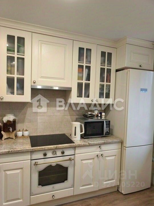 Продажа 2-комн квартиры на вторичном рынке бульвар Александра Грина, 2к1