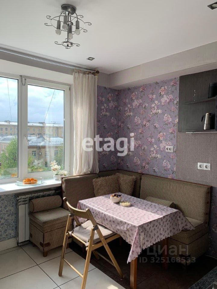 Продажа 3-комн квартиры на вторичном рынке улица Карташихина, 19