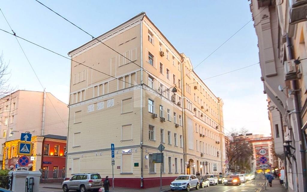 Продажа 4-комн квартиры на вторичном рынке Трехпрудный переулок, 10/2