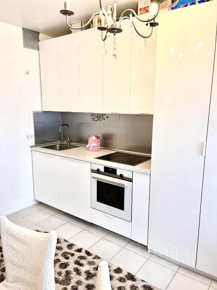 Продажа 3-комн квартиры на вторичном рынке Боровское шоссе, 2к4