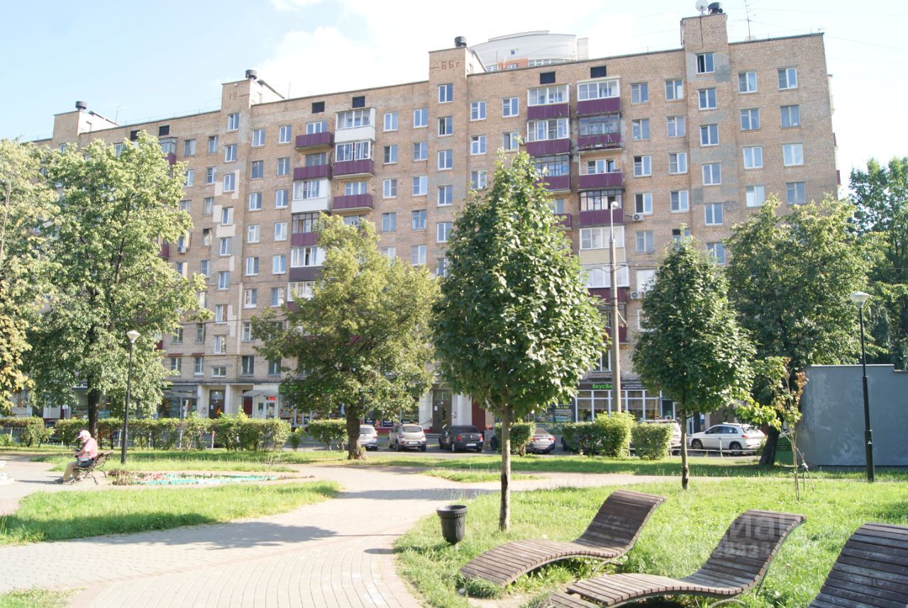 Аренда 3-комн квартиры на вторичном рынке Сиреневый бульвар,  д. 44