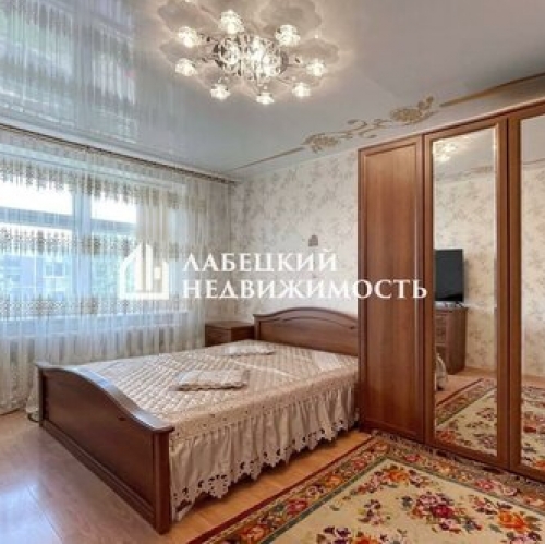 3-комн квартира Кингисепп, ул Химиков,  д. 7б