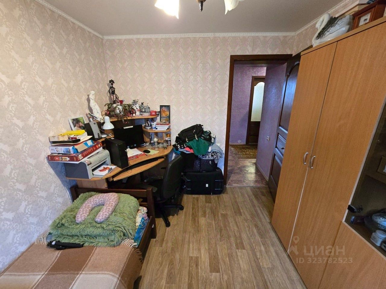 Продажа 3-комн квартиры на вторичном рынке пос. Лесхоза, улица Базисный Питомник,  д. 8