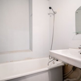 Продажа 1-комн квартиры на вторичном рынке переулок Пирогова,  д. 15