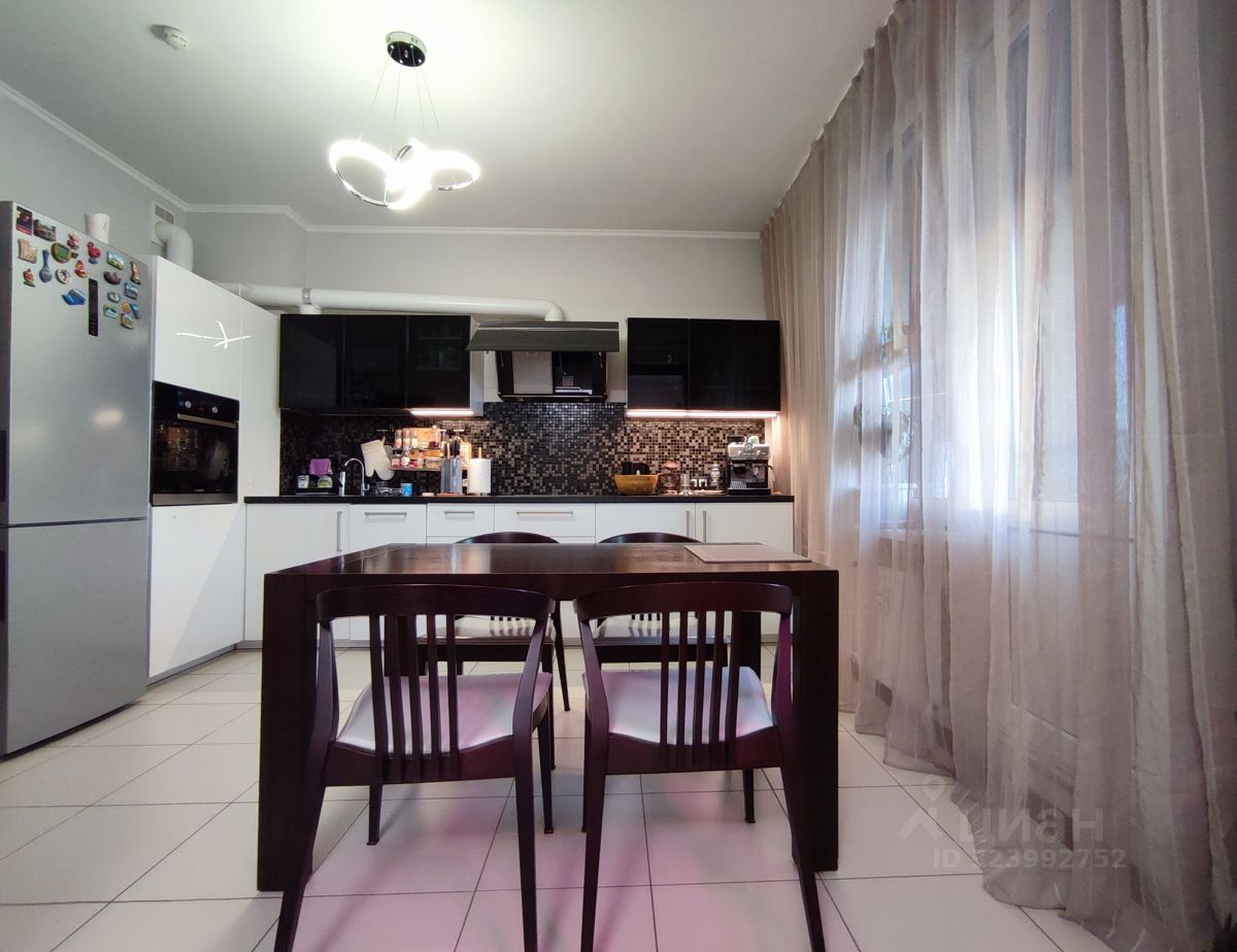 Продажа 2-комн квартиры на вторичном рынке улица Академика Павлова, 6к1