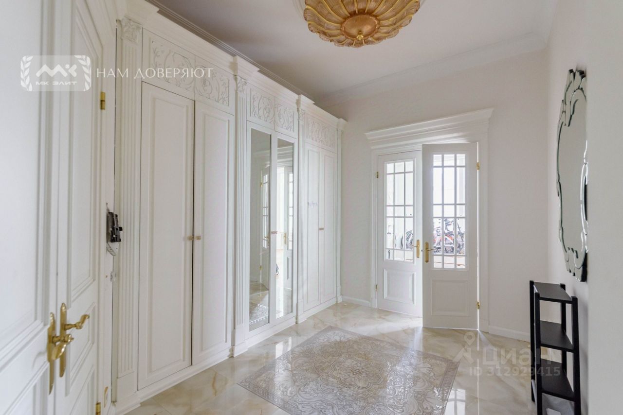 Продажа 4-комн квартиры на вторичном рынке Каменноостровский проспект, 9