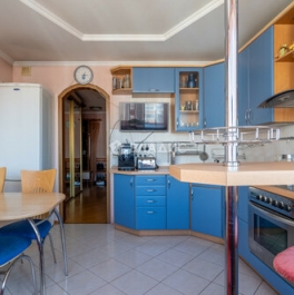 Продажа 3-комн квартиры на вторичном рынке Очаковский 1-й пер,  д. 1