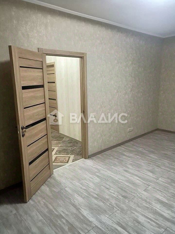 Продажа 2-комн квартиры на вторичном рынке Сходня мкр, улица Микояна, 23к1