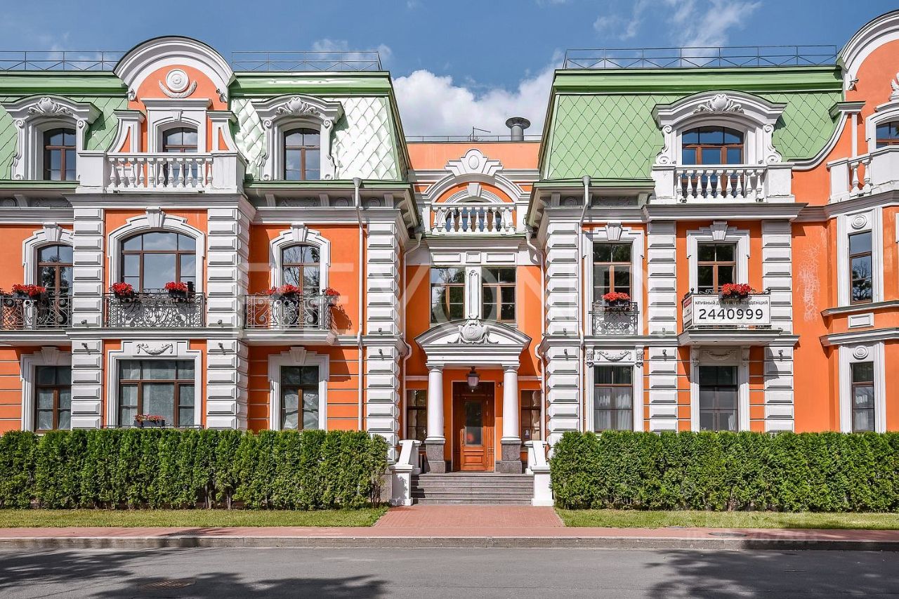 Продажа 2-комн квартиры на вторичном рынке Санаторная аллея, 3