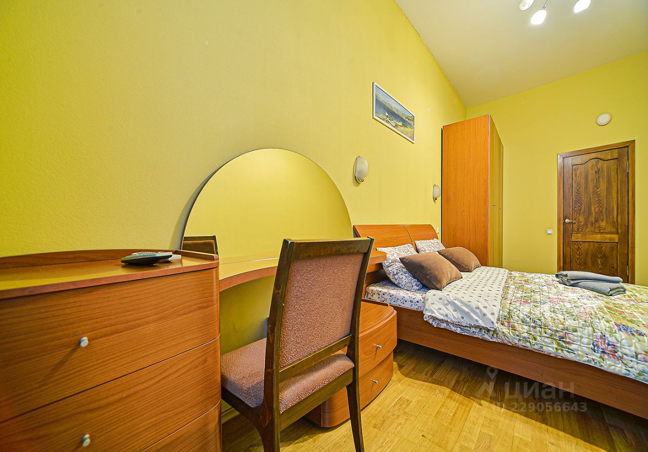 Аренда 2-комн квартиры на вторичном рынке набережная Реки Мойки, 30