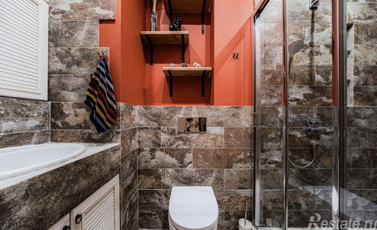 Продажа 2-комн квартиры на вторичном рынке Ушаковская наб,  д. 5