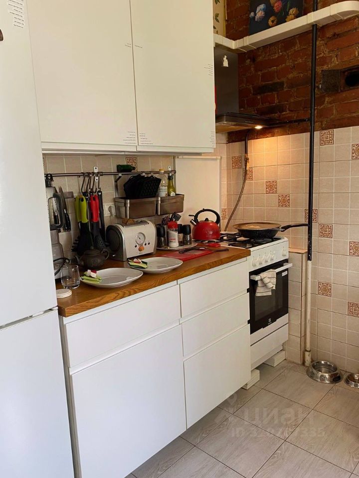 Продажа 3-комн квартиры на вторичном рынке Новорязанская улица, 31/7С6