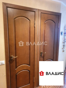 Продажа 2-комн квартиры на вторичном рынке Лобня, улица Булычёва,  д. 10