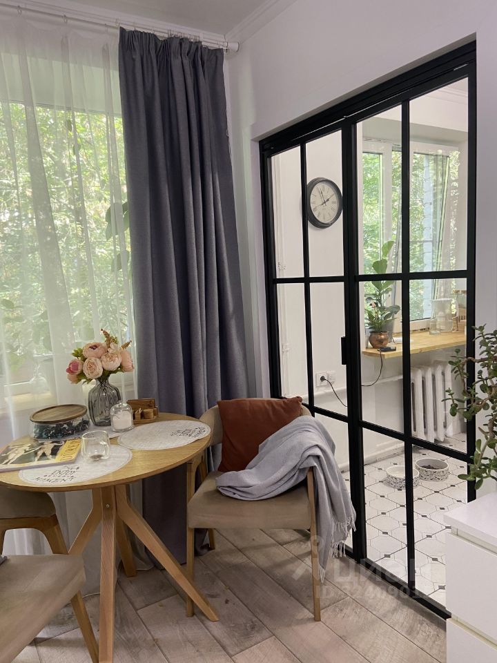 Продажа 2-комн квартиры на вторичном рынке улица Константина Федина, 6