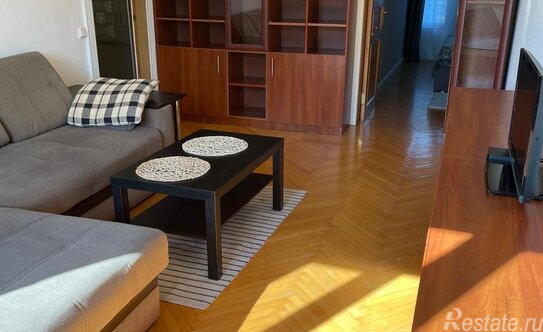 Продажа 3-комн квартиры на вторичном рынке улица Солдата Корзуна,  д. 42