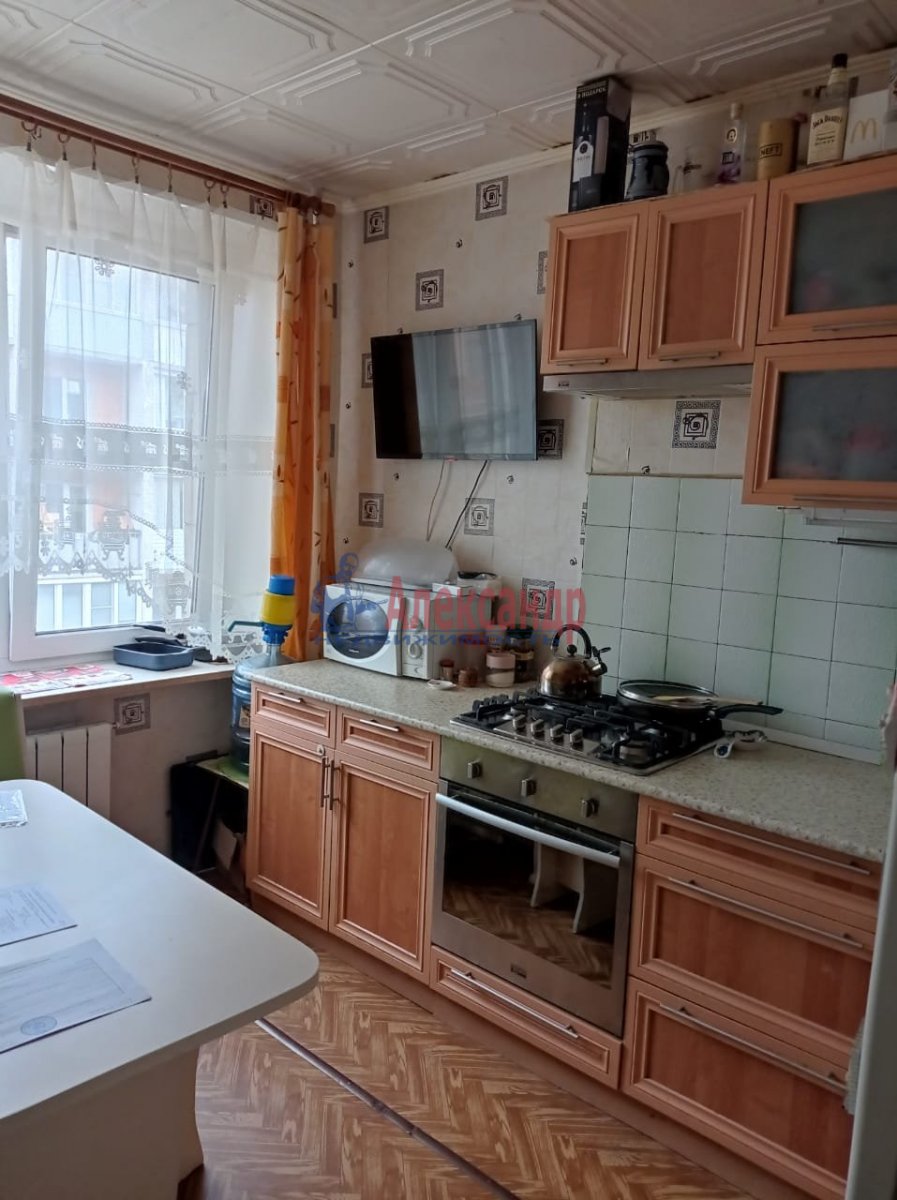 Продажа 3-комн квартиры на вторичном рынке Кронштадт г., Мануильского ул. ,  д. 45/3