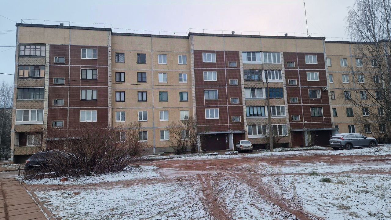 Продажа 3-комн квартиры на вторичном рынке Бокситогорск, улица Красных Следопытов, 7