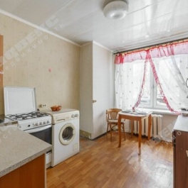 Продажа 1-комн квартиры на вторичном рынке Будапештская ул,  д. 42,  к. 3