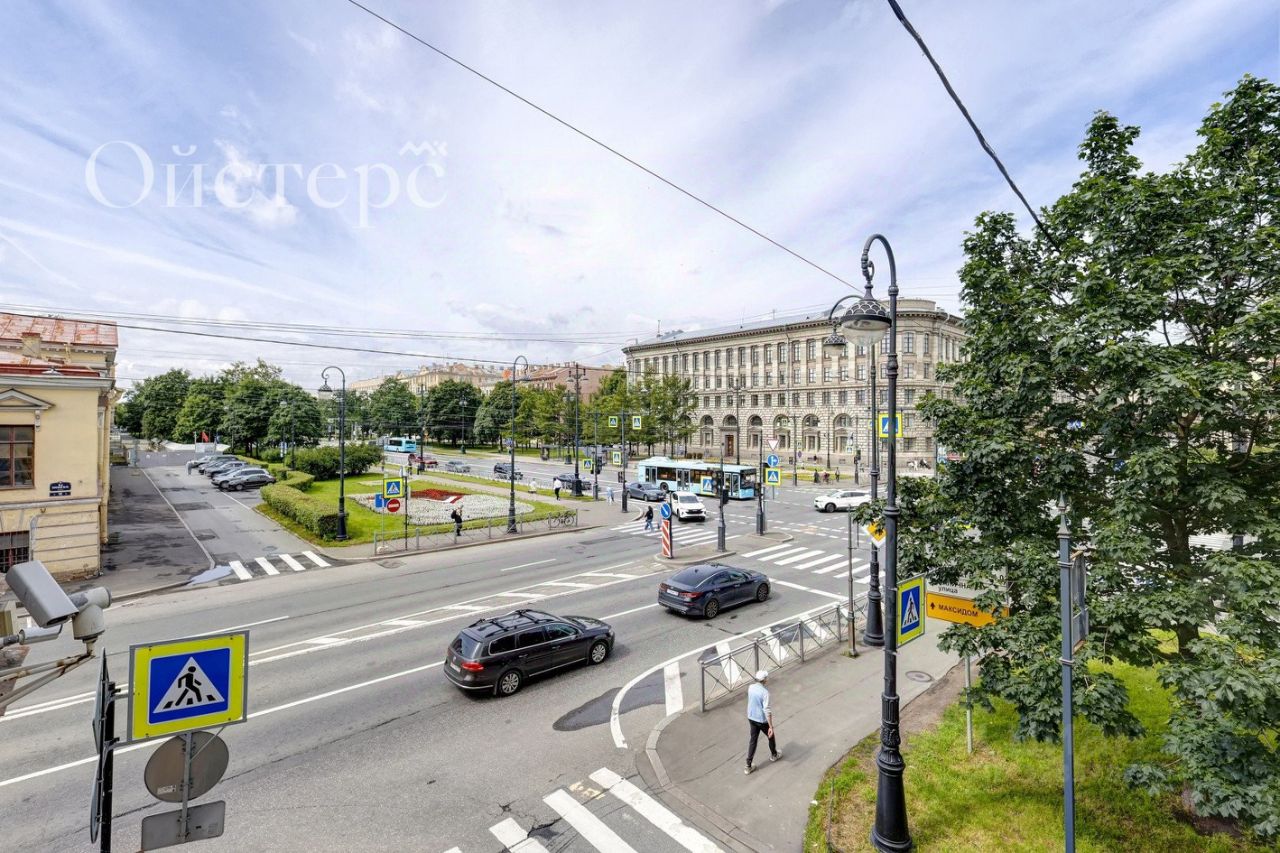 Продажа 3-комн квартиры на вторичном рынке проспект Большой Васильевского острова, 26