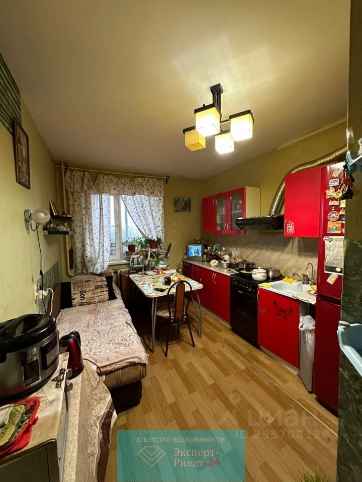 Продажа 1-комн квартиры на вторичном рынке Дмитров, улица Космонавтов, 54