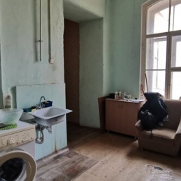 Продажа 7-комн квартиры на вторичном рынке Колокольная улица