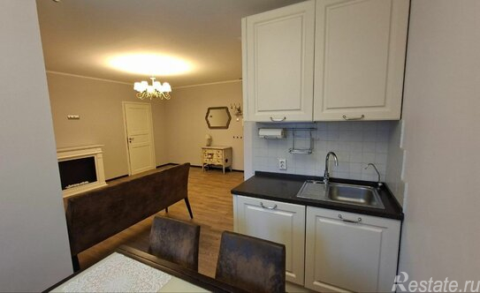 Продажа 2-комн квартиры на вторичном рынке Богатырский пр-кт,  д. 33 к2