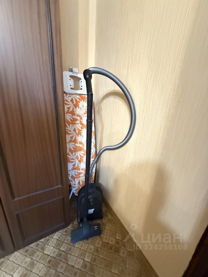 Аренда 1-комн квартиры на вторичном рынке Осенний бульвар, 16К1