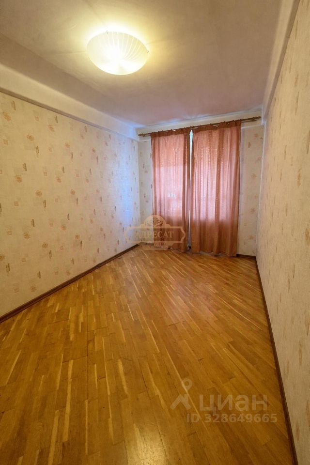 Продажа 2-комн квартиры на вторичном рынке улица Карпинского, 28К2
