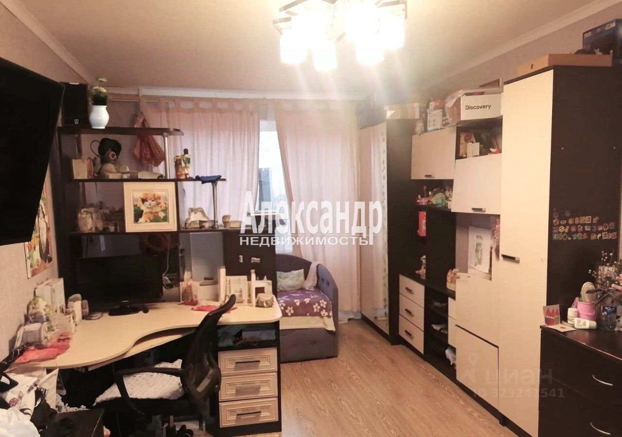 Продажа 1-комн квартиры на вторичном рынке пос. Запорожское, улица Советская, 10