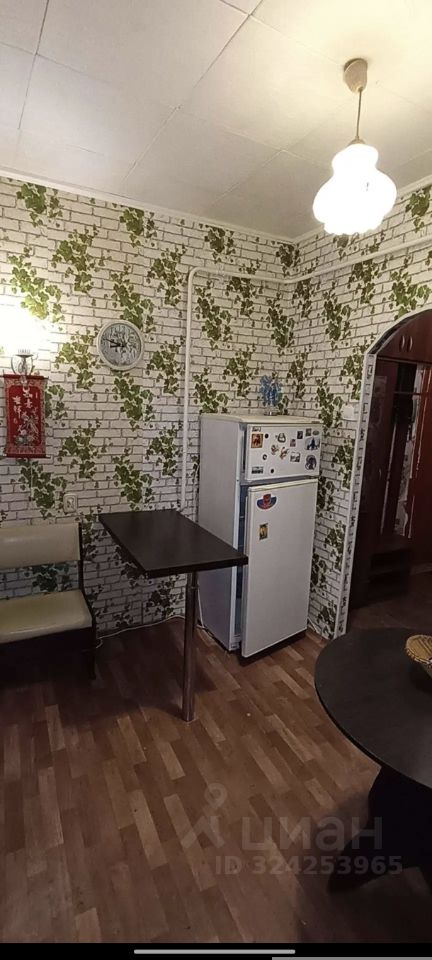 Продажа 1-комн квартиры на вторичном рынке Пикалево г., улица Горняков, 19