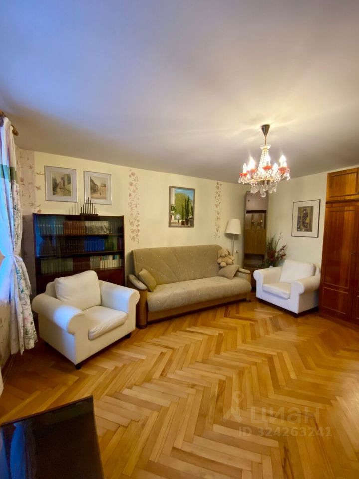 Продажа 3-комн квартиры на вторичном рынке проспект Луначарского, 68К1