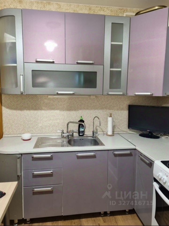 Продажа 1-комн квартиры на вторичном рынке улица Бадаева, 8к1