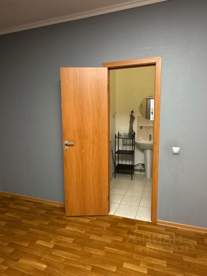 Аренда 3-комн квартиры на вторичном рынке улица Народного Ополчения, 3