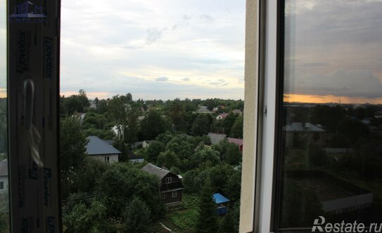 Продажа 3-комн квартиры на вторичном рынке Янино-2, Рябиновая улица,  д. 30