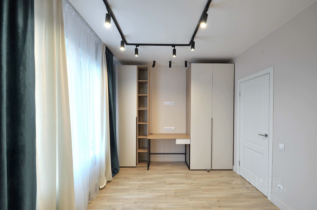 Аренда 2-комн квартиры на вторичном рынке Одинцово, улица Маршала Бирюзова, 7к3