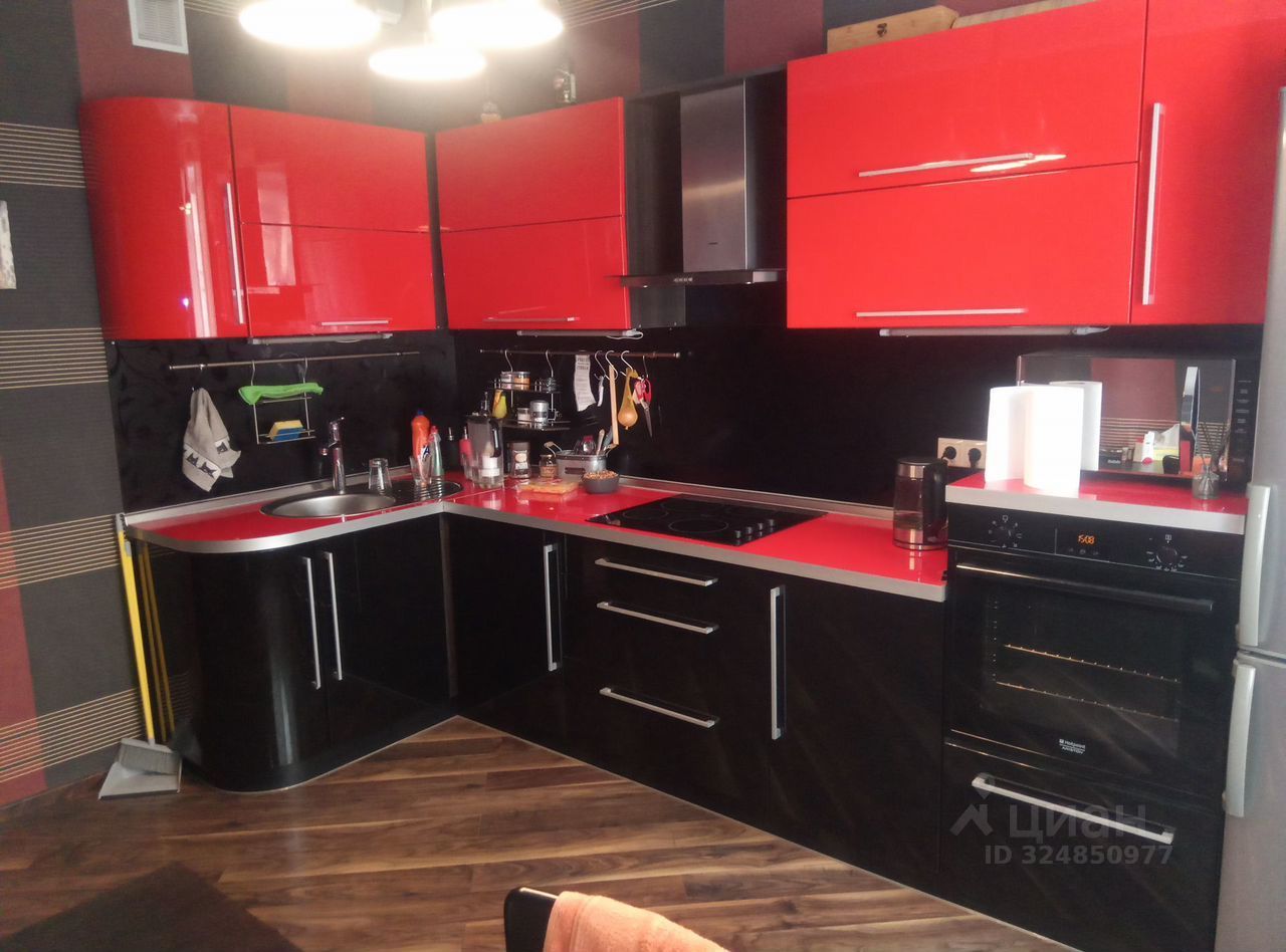 Продажа 2-комн квартиры на вторичном рынке улица Есенина, 1к2