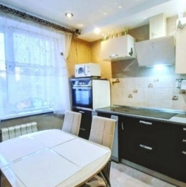 Продажа 2-комн квартиры на вторичном рынке ул Абрамцевская,  д. 9,  к. 1