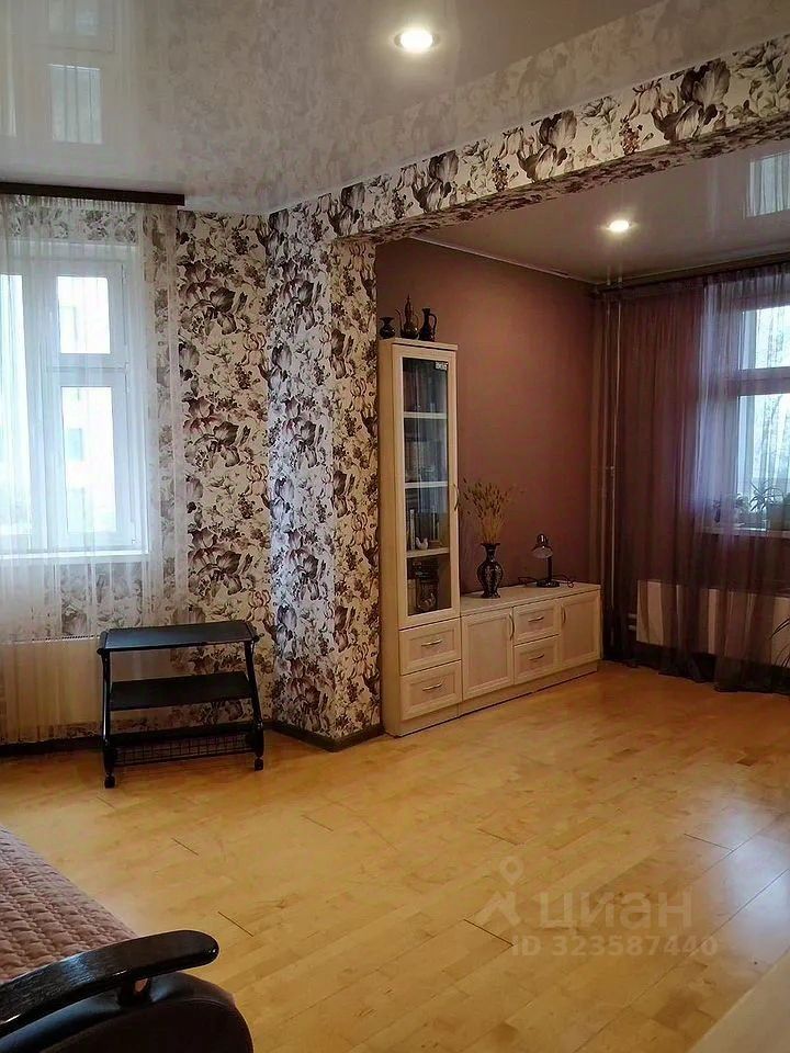 Аренда 3-комн квартиры на вторичном рынке Уральская улица, 1к1