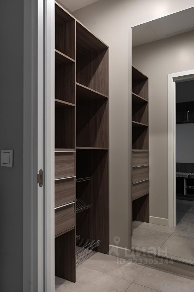 Продажа 2-комн квартиры на вторичном рынке набережная Макарова, 60