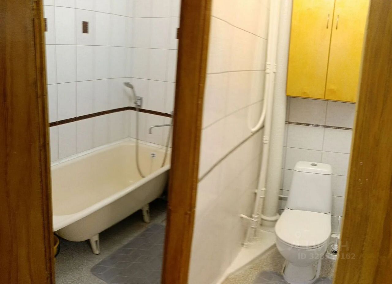 Аренда 2-комн квартиры на вторичном рынке проспект Космонавтов, 21К2