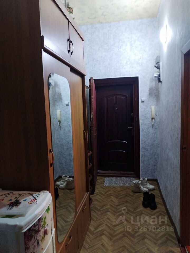 Продажа 2-комн квартиры на вторичном рынке Толмачево городской поселок, улица Толмачева, 25