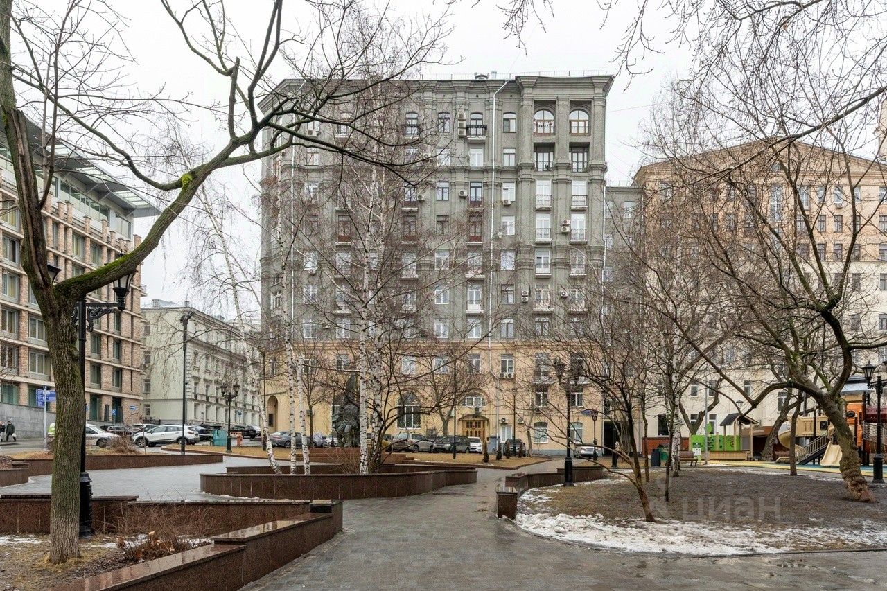 Продажа 4-комн квартиры на вторичном рынке переулок Брюсов, 8-10С1